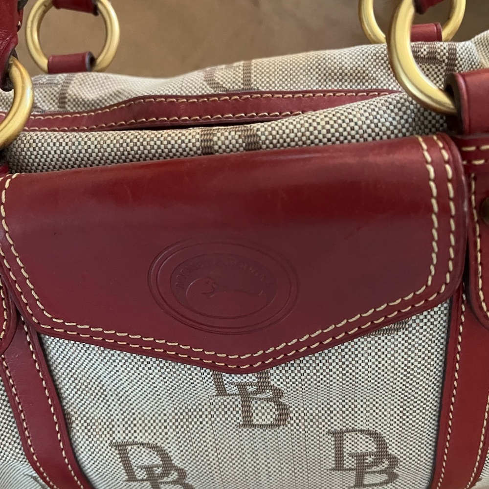 Vintage signature Dooney & Bourke handbag